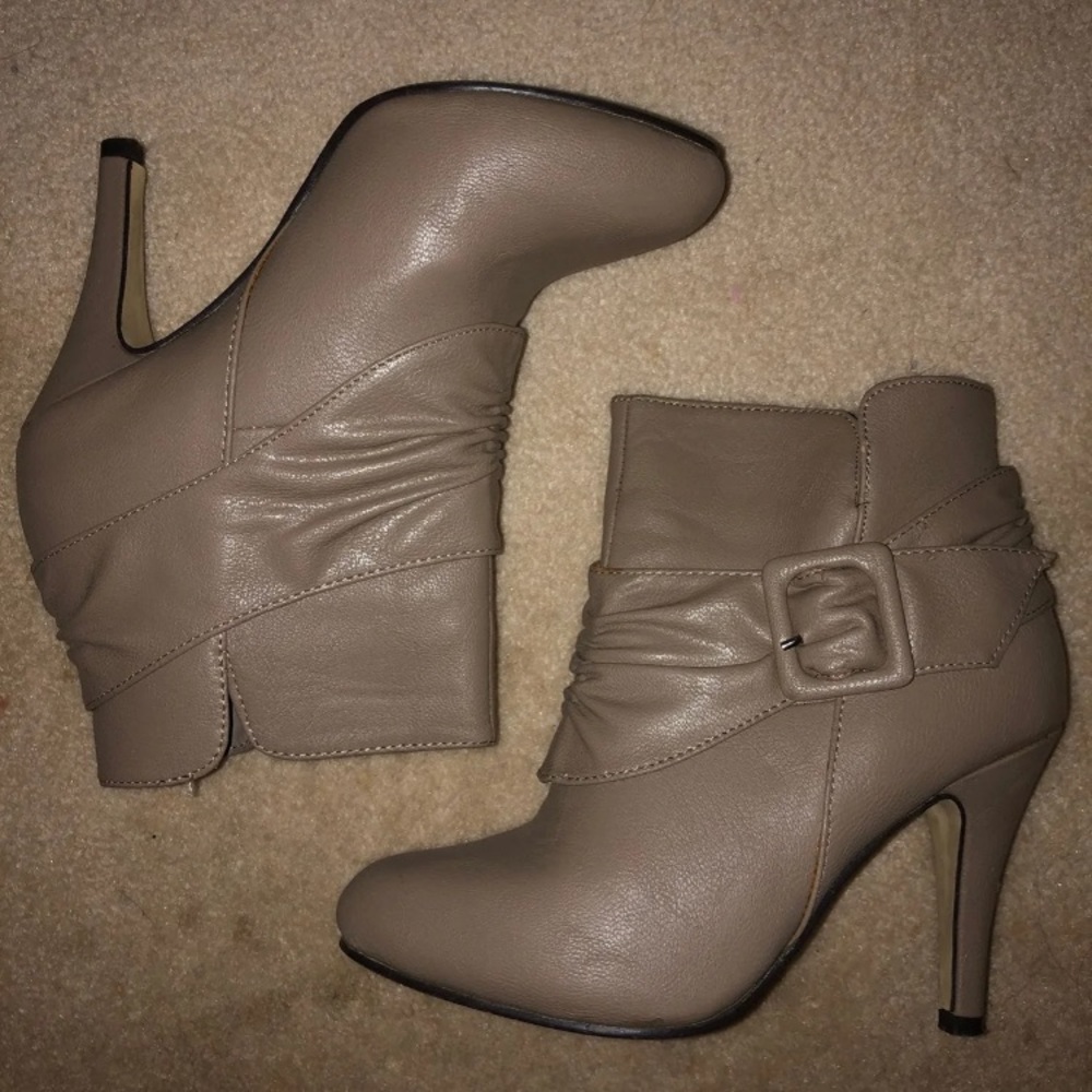 Taupe Ankle Boots/Booties
